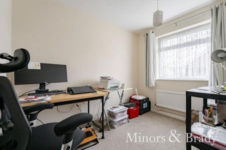 3 bedroom detached bungalow to rent - Photo 5