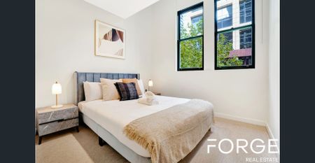 Double Storey Luxury 2 Bedroom, 2.5 Bathrooms Unfurnished Apartment On Collins - Photo 5