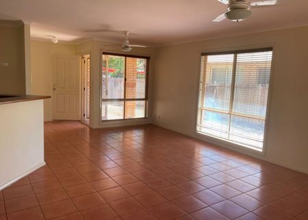 DESIRABLE OSPREY - 3x2 Villa in Secure Complex with Pool - Photo 2