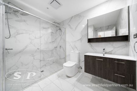Luxury One Bedroom Apartment - Photo 4