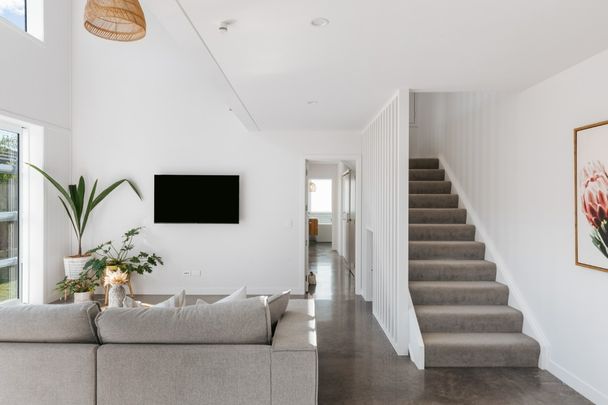 Spacious Family Home - Papamoa - Photo 1