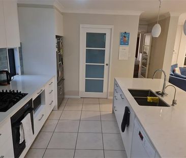 8 Grande Parade, Douglas QLD 4814 - House For Rent - $950 | Domain - Photo 4