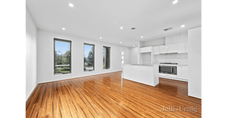 Light-Filled Townhouse Living in a Prime Location - Photo 3