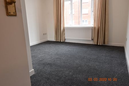 1 Bed Flat, Park Street, LU1 - Photo 3