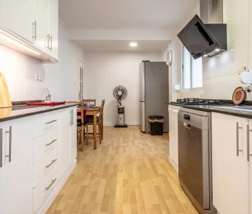 3-bedroom apartment for rent in La Petxina, Valencia, perfect for p... - Foto 2