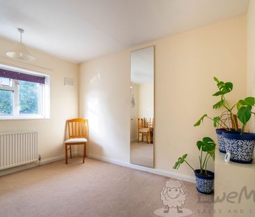 3 Bedroom - Photo 3