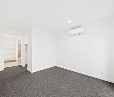 Contemporary Living in Mickleham - Photo 6