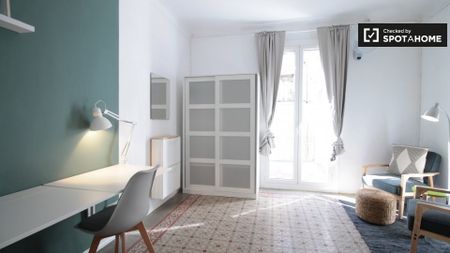 barcelona, Catalonia 08012 - Photo 2