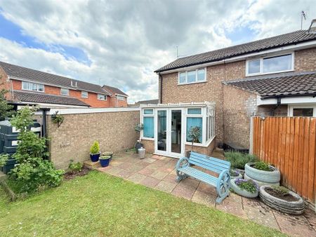 2 bedroom semi-detached house to rent - Photo 4