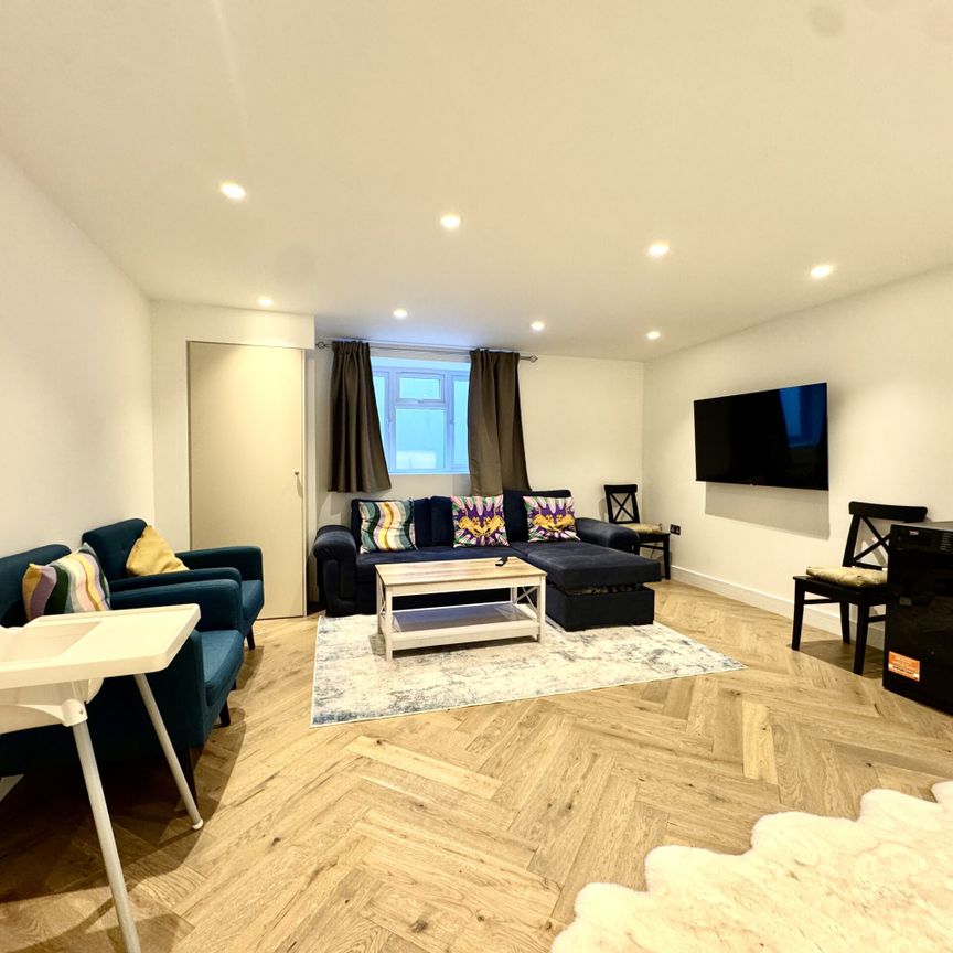 Boscombe Road, Shepherd’s Bush, W12 9HU - Photo 1