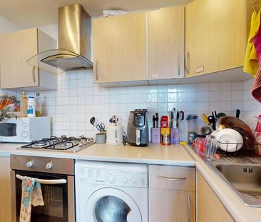 studio property to let - Photo 6