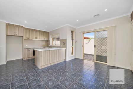 Prime St Albans Living - Stylish Property Available Now - Photo 4