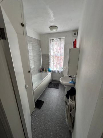 Harold Place, Leeds - Photo 5