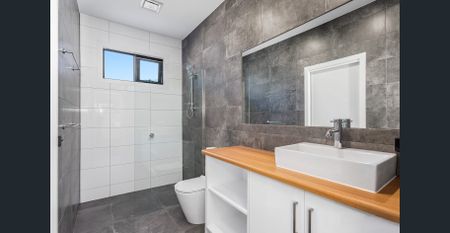 Comfort, Style & Convenience! - Photo 5