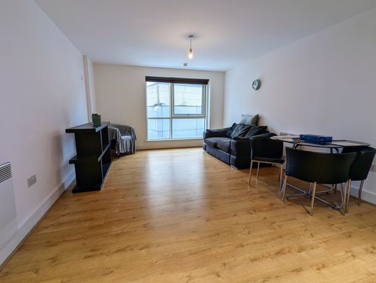 2 bedroom apartment to rent The Roundhouse, Gunwharf Quays, Portsmouth, PO1 - Photo 1