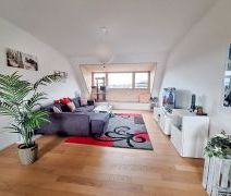 3.5 - Zimmer-Dachwohnung an zentraler Lage in Uster - Foto 2