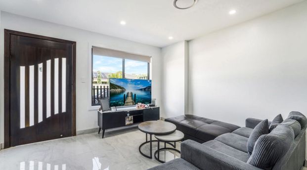 Ideal 2 Bedroom Granny Flat! - Photo 1