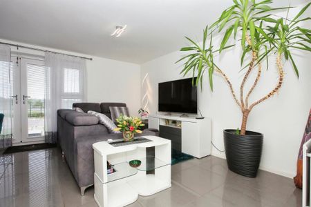 2 bedroom apartment - Photo 2