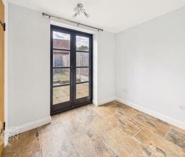 2 bedroom cottage to rent - Photo 2