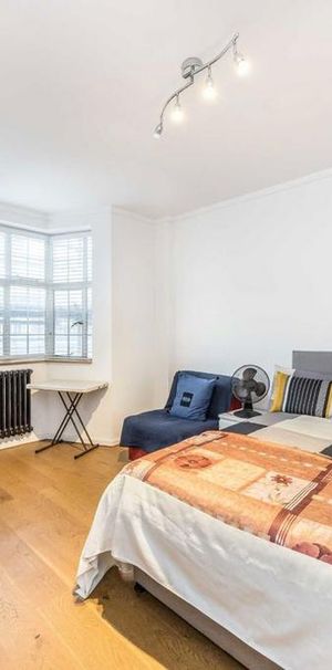 Studio to rent - Photo 1