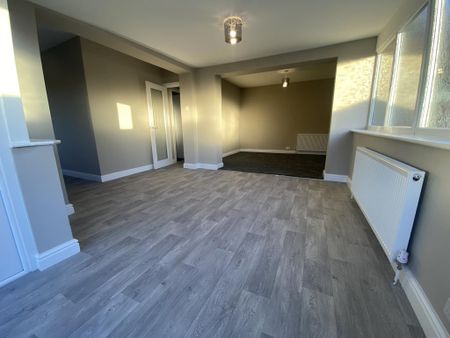 3 bedroom bungalow to rent - Photo 2