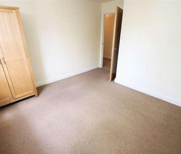 Brentwood Court, Ellesmere Park, Manchester, M30 - Photo 5