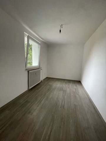 Günstige 3, 5 Zimmerwohnung ist noch frei ! - Photo 4