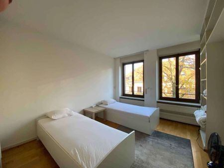 Magnifique appartement de 6 pièces à la Vieille Ville avec vue sur le lac et la Cathédrale - Photo 5