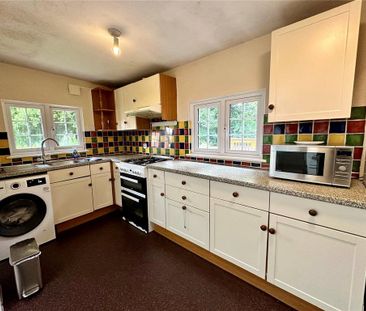 2 bedroom end of terrace house to rent - Photo 3