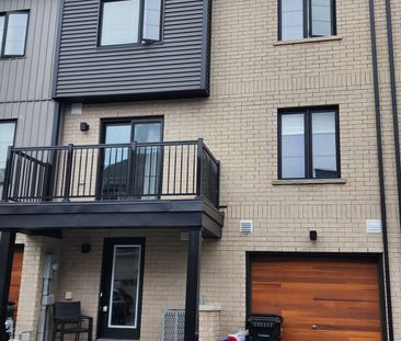 For Lease - 27 Wagon Lane, Barrie, Ontario - Photo 1