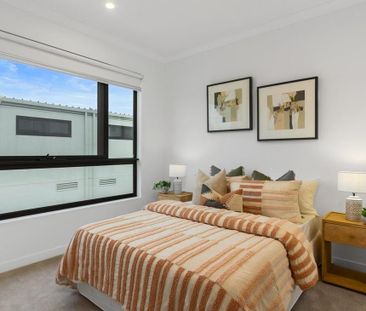 Setting the benchmark for luxe townhouse living - Photo 6