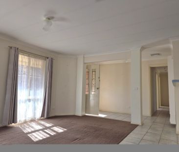 Quiet Location at the rear - 3 bedroom spacious home - Photo 3