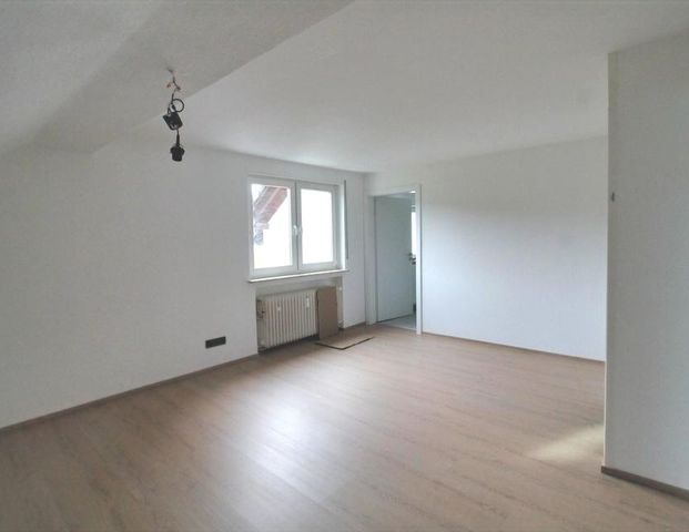 Sonnige Dachgeschosswohnung mit großzügigem Grundriss in Wilnsdorf - Niederdielfen - Photo 1