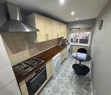 2 Bed Flat, Killyon Terrace, SW8 - Photo 6