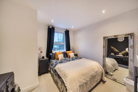 3 bedroom end of terrace house to rent - Photo 3