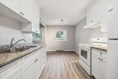 For Lease - 2350 Queensway Drive Unit# 1, Burlington, Ontario - Photo 3