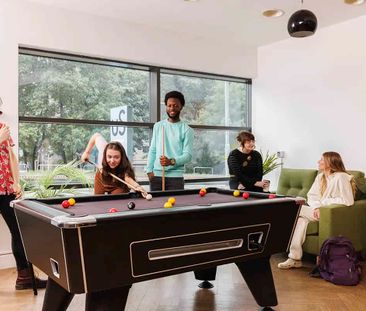 Extra Large Standard Double Ensuite: Three Bed Flat - Photo 5