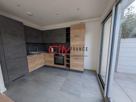 Location Maison 4 pièces 67m² RUEIL MALMAISON 92500 - Photo 2