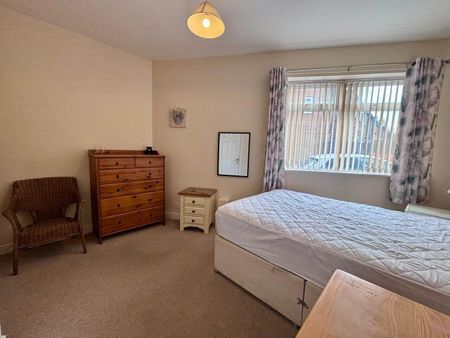 Portlands, Fairfield Avenue Bramley - Photo 3