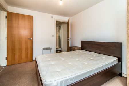 2 bedroom apartment to rent Elmira Way, Salford, Greater Manchester, M5 - Photo 3