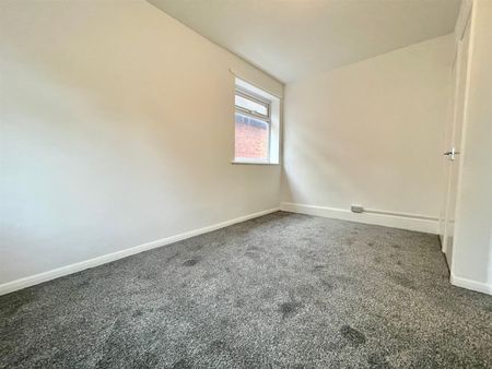 2 Bed Flat - Photo 4