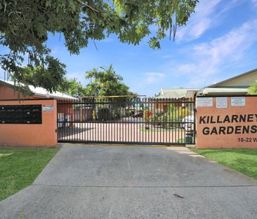 Low Maintenance Villa in Secure Complex – Pool - Photo 2