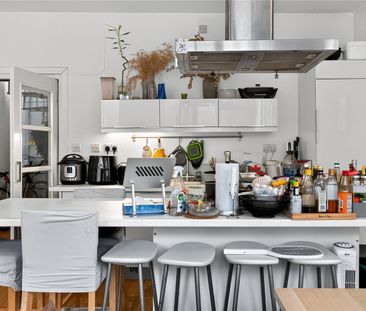 Clarence Road, London, E5 8EE - Photo 1