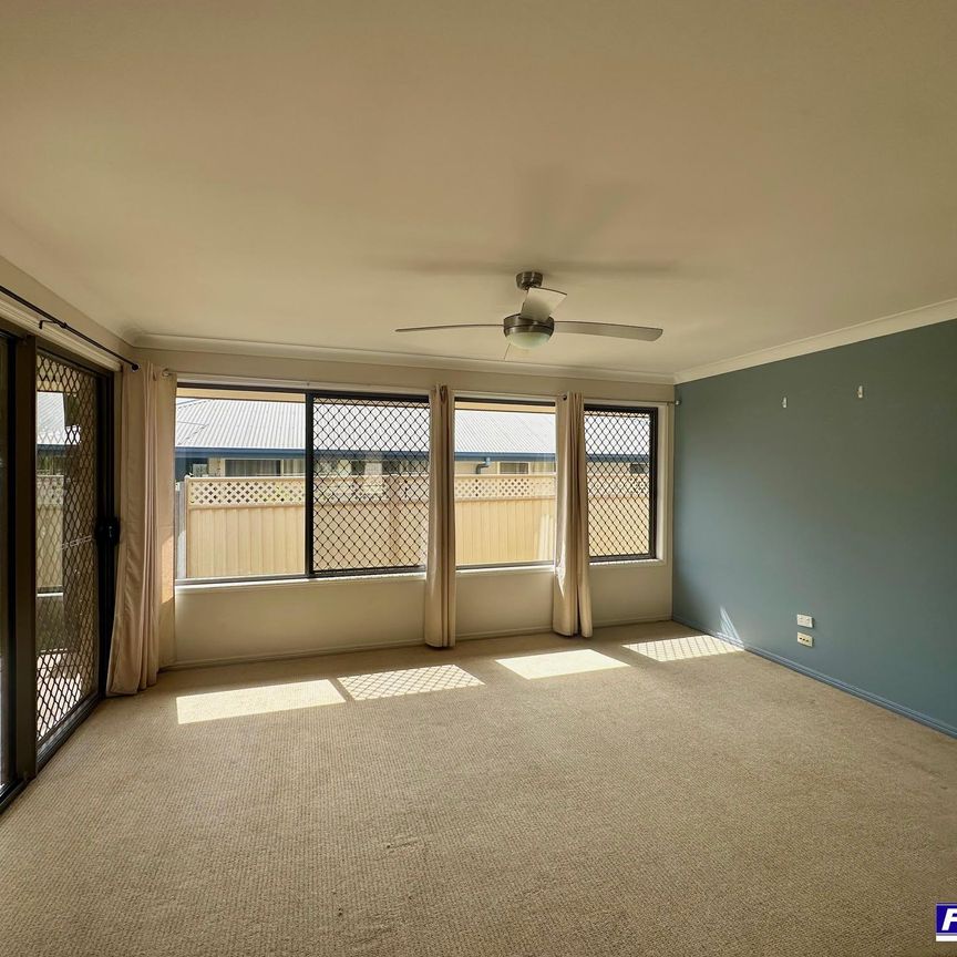 Neat & Low-Maintenance 3 Bedroom Home - Photo 1