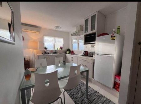 Independent 2 bedroom - Photo 5