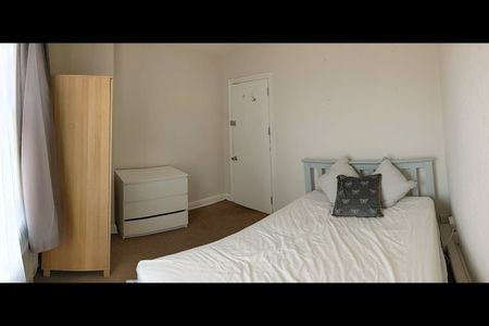 Room in a Shared House, Mayo Road, NG5 - Photo 5