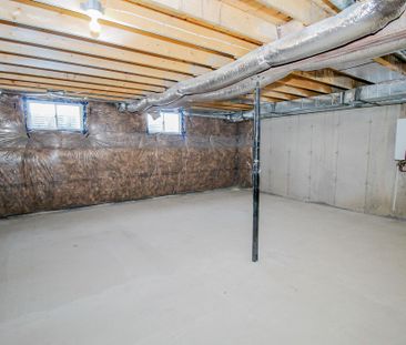 For Lease - 400 Chaffey Street, Welland, Ontario - Photo 2