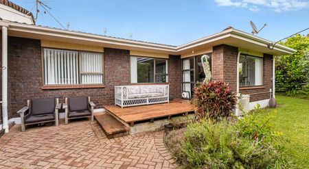 Tastefully Modernised Home - Convenient Location - Photo 3