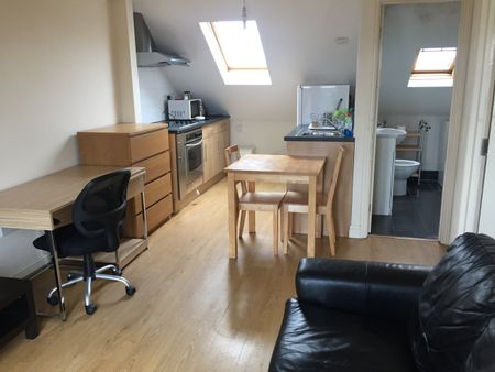 1 Bed Flat, Park View, W3 - Photo 2