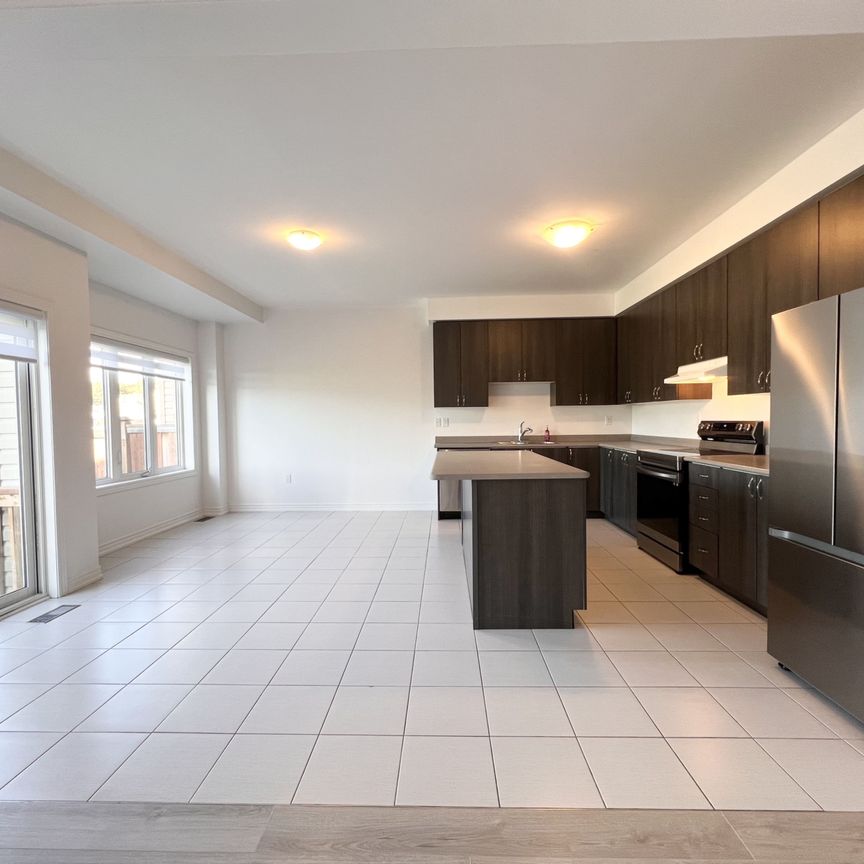 For Lease - 12 Mandley Street, Essa, Ontario - Photo 1